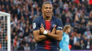 Ronaldo elogia Mbappé como um grande jogador